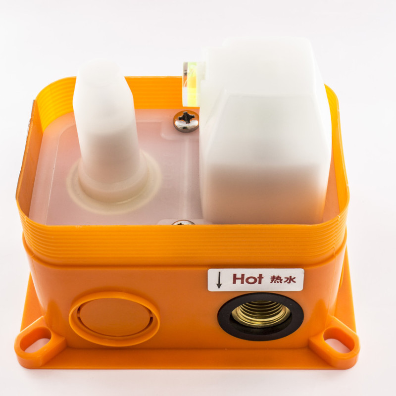 Змішувач вбудований в стіну ( прихованого монтажу ) Ф-03 трьох позиційний, квадратної форми