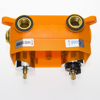 Змішувач вбудований в стіну з термостатом круглої форми, 3 перемикання (C-03)