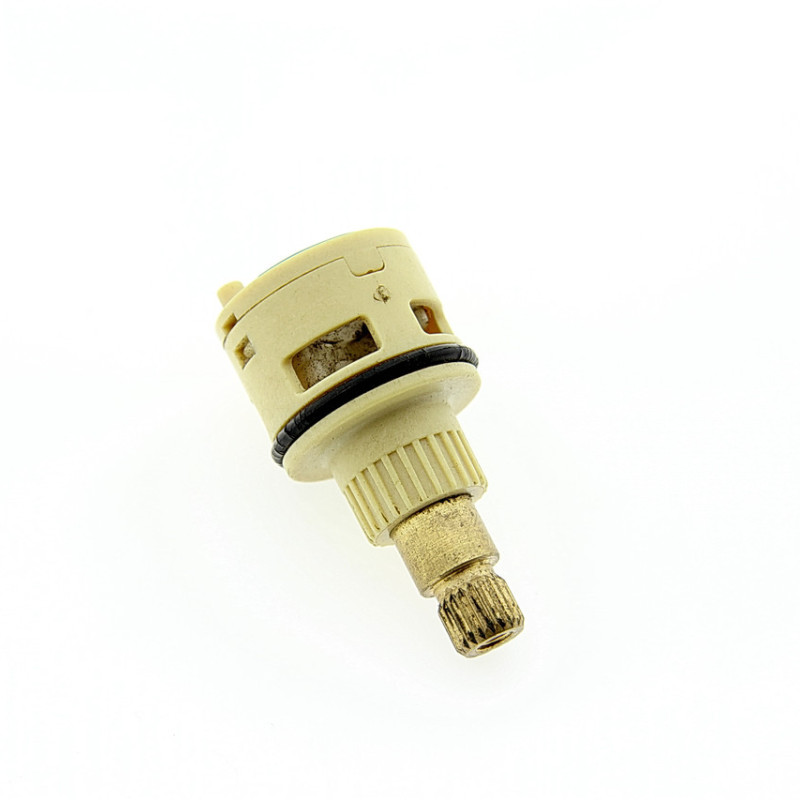 Картридж пів обороту для регулювання води, діаметром 22 мм і довжиною штока 15 мм