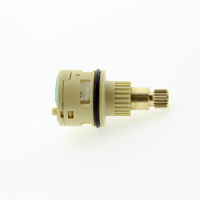 Картридж пів обороту для регулювання води, діаметром 22 мм і довжиною штока 15 мм