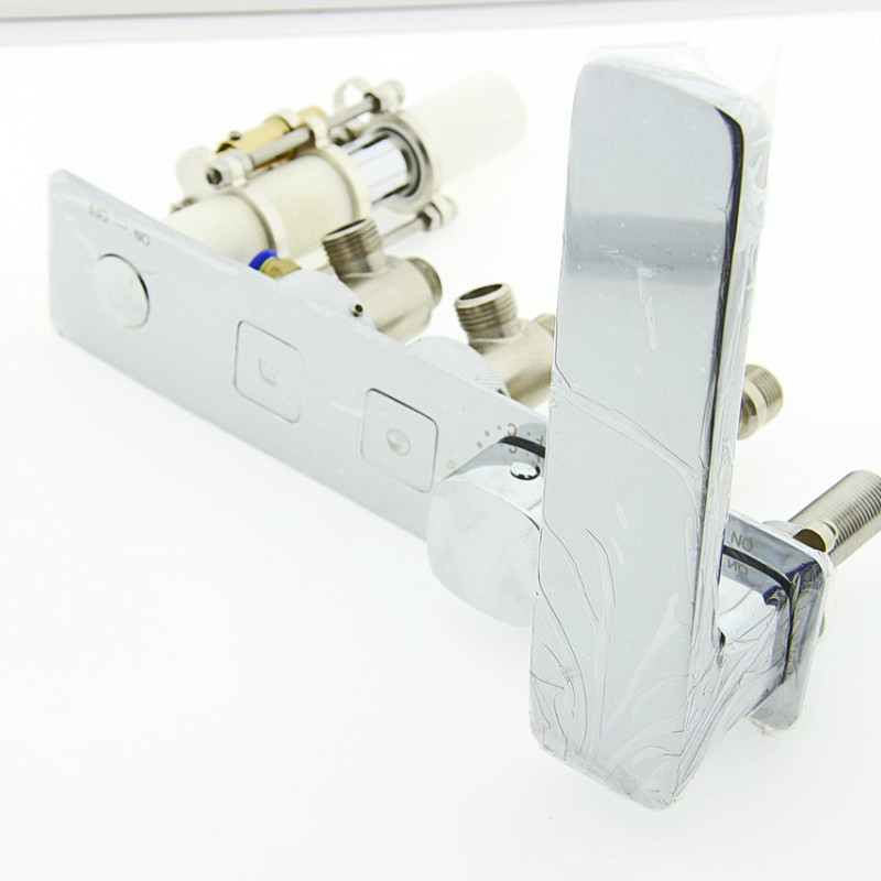 Змішувач на борту ванни, квадратна форма. (NLT 501)