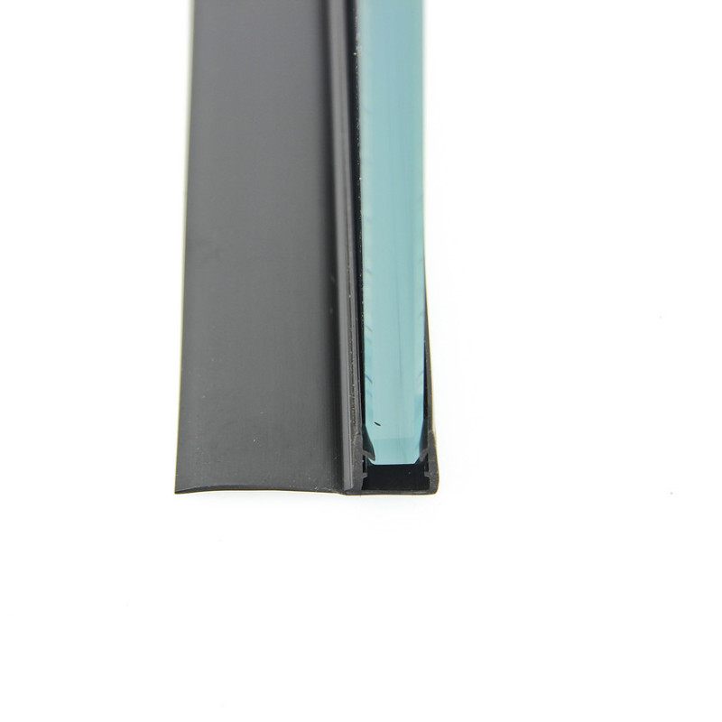 Ущільнювач для душової кабіни чорний, бічний (F) довжина 2,2 м. Вія 25 мм.