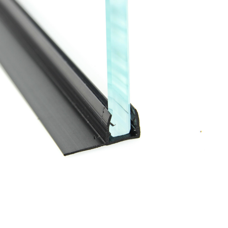 Ущільнювач для душової кабіни, чорний, бічний (F) довжина 2 м. Вія 15 мм.