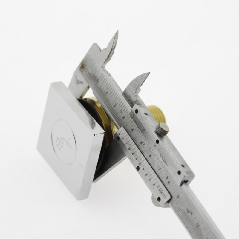 Регулятор повітря для гідромасажної ванни ( АР110В ) Латунь