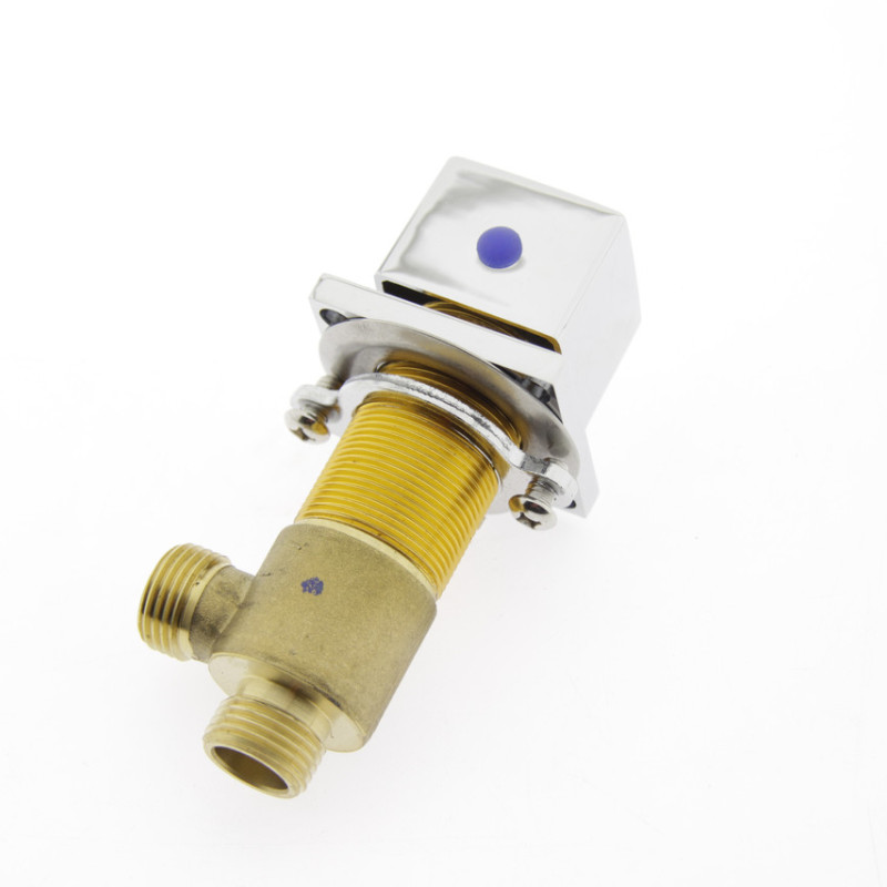 Змішувач на борт ванни, квадратної форми. ( ЛТ 502 )