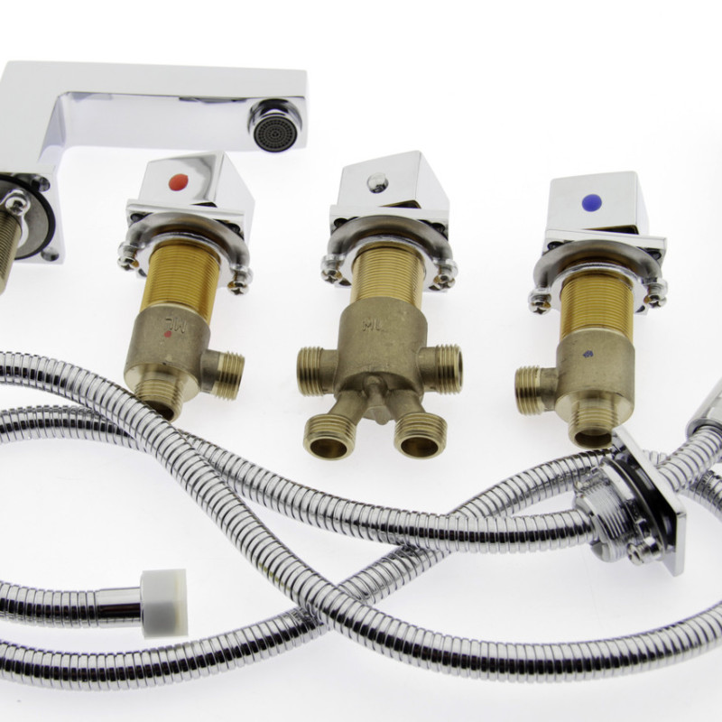 Змішувач на борт ванни, квадратної форми. ( ЛТ 502 )