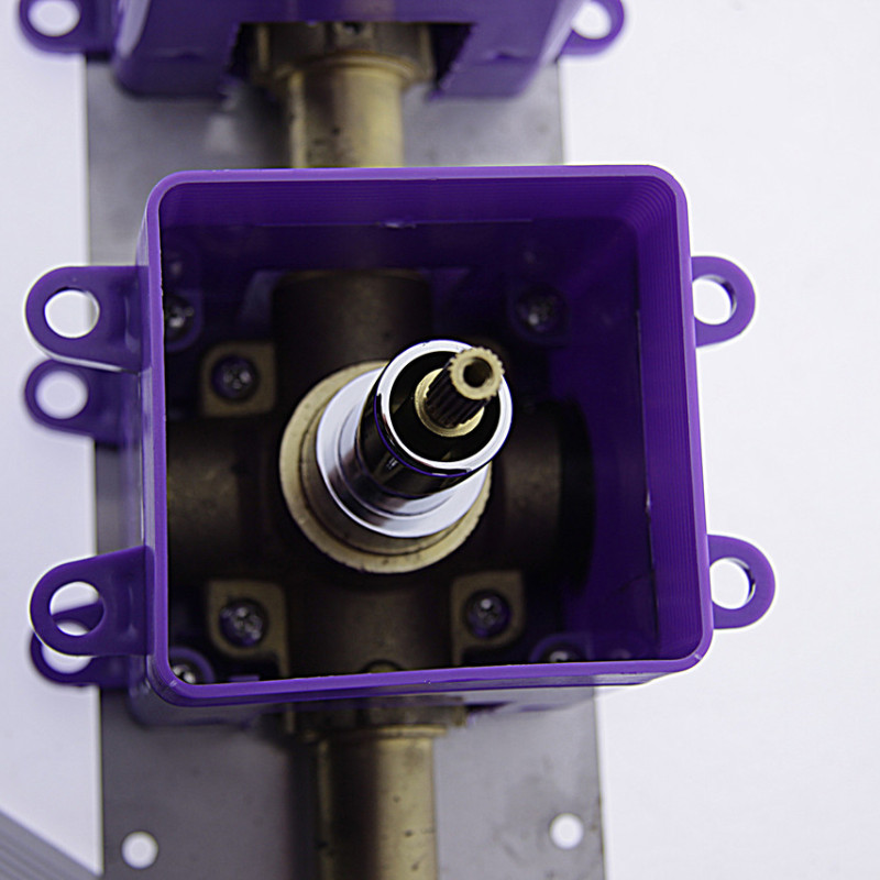 Змішувач прихованого монтажу для душового з одночасним увімкненням декількох напрямів