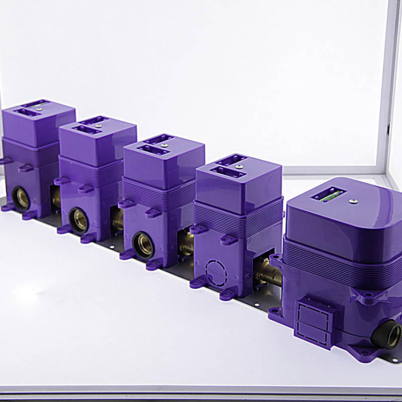 Змішувач прихованого монтажу для душового з одночасним увімкненням декількох напрямів