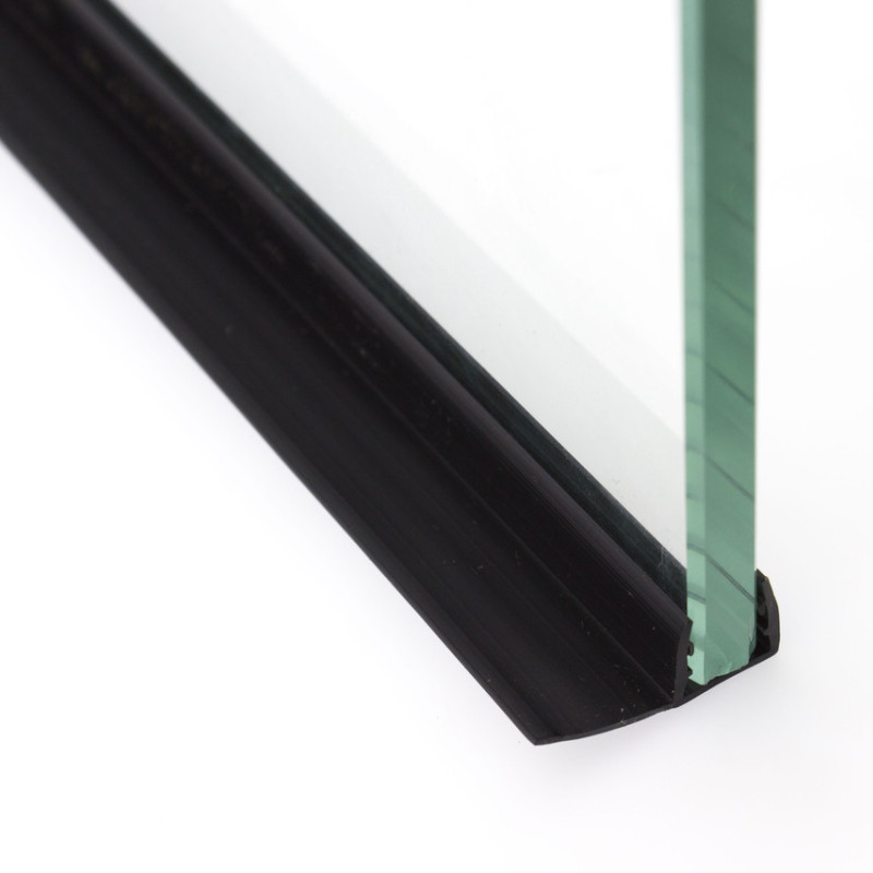 Ущільнювач для душової кабіни, чорний, бічний ( ВФ04 БЛ ) довжина 2 м. Вія 15 мм.