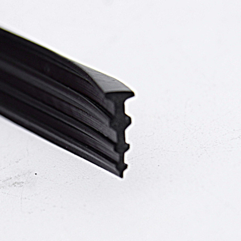 Ущільнювач ялинка для скла душової кабіни (ФС200 БЛ) чорного кольору